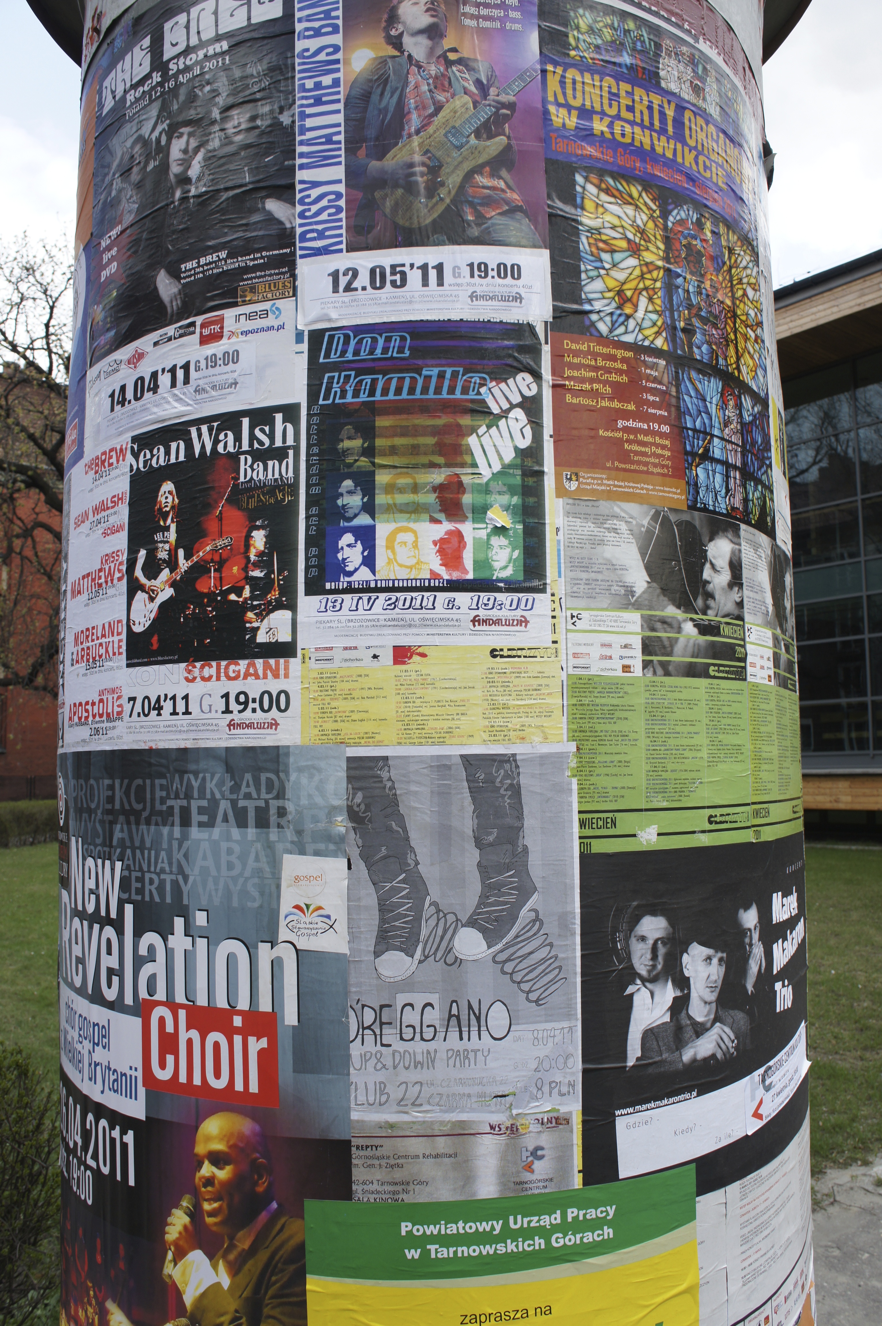 Słup Tarnowskie Góry with posters of concerts and events 2011
